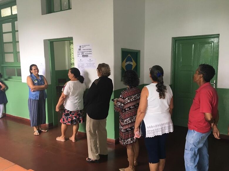 Eleitores durante votação, em Miranda - Crédito: Divulgação
