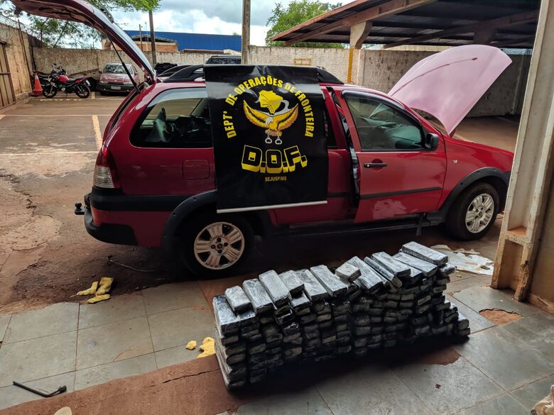 Veículo com quase 100 kg de maconha é apreendido pelo DOF na região de Dourados - Crédito: Divulgação/DOF