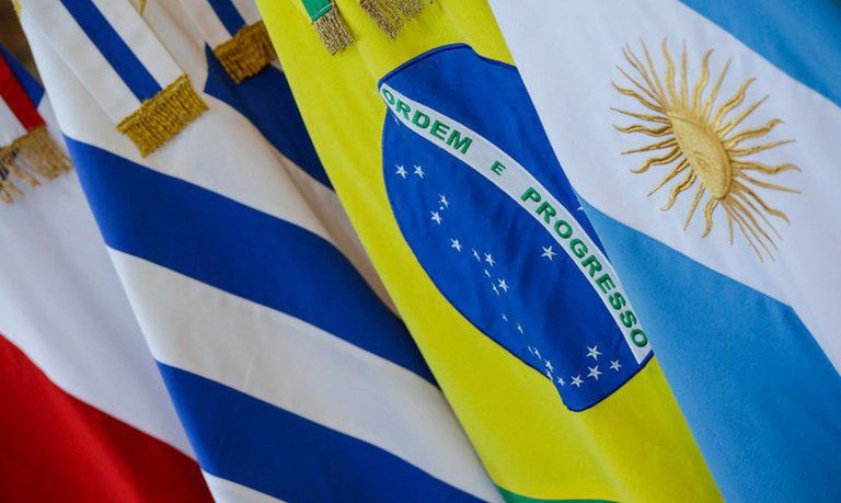 Estudantes e professores terão gratuidade em vistos para países do Mercosul - 