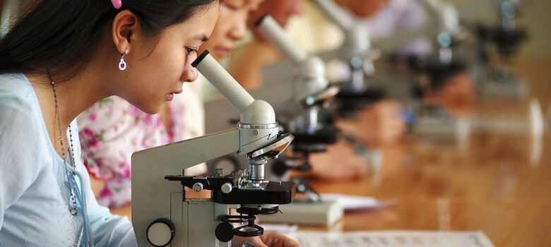 Mulheres e meninas continuam extremamente sub-representadas nas ciências exatas. - Crédito: Foto: ONU Mulheres Vietnã