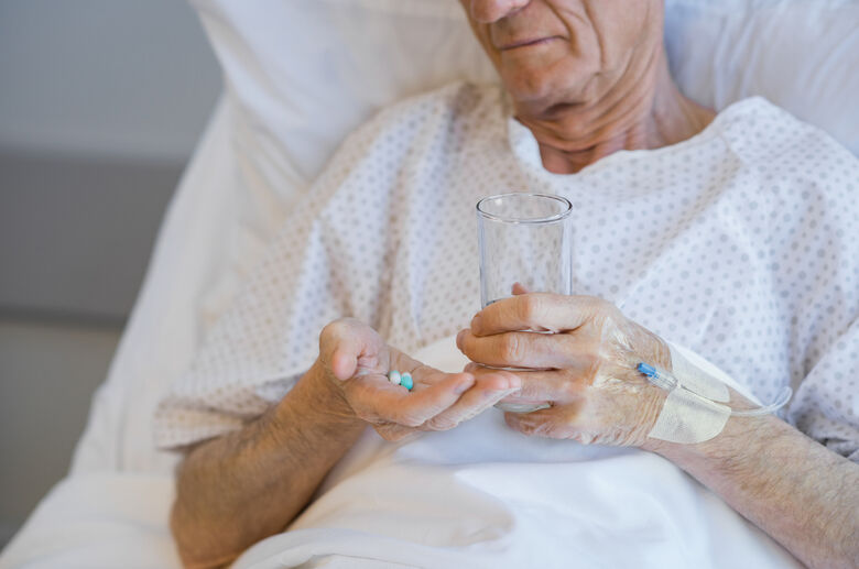 Pandemia traz novos desafios para cuidadores de idosos - 