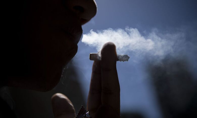 Fumante com coronavírus tem 14 vezes mais chances de morrer - Crédito: Marcelo Camargo/Agência Brasil