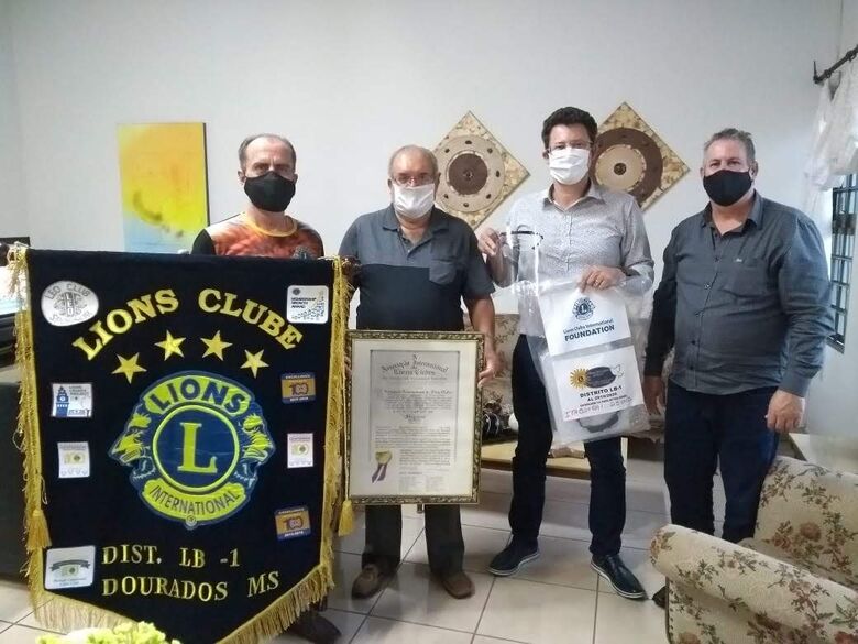LIONS CLUBE DOURADOS faz doação de Face Shields (potetores faciais), em Dourados e Itaquiraí - 
