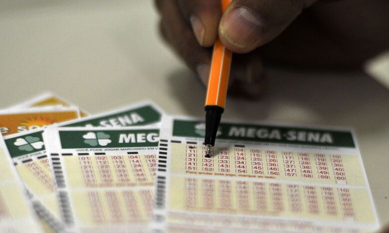 Mega-Sena pode pagar R$ 2,5 milhões em sorteio neste sábado - 