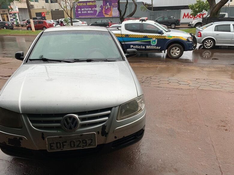 Polícia recupera carro tomado em golpe do falso deposito em Dourados - Crédito: Divulgação