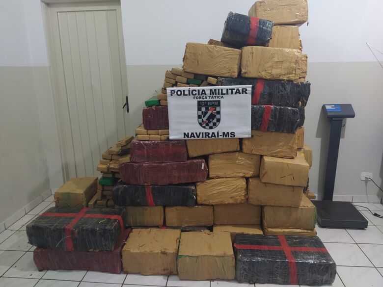 Em Naviraí, Polícia Militar apreende quase 1,5 tonelada de droga - 