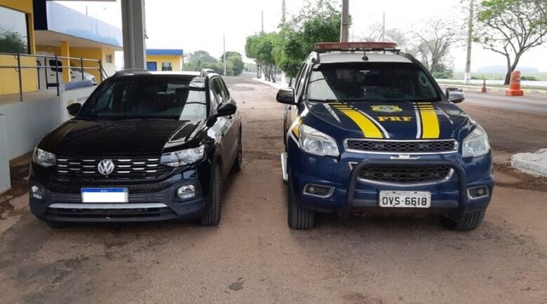 Em ação conjunta com a Polícia Civil, PRF desmantela quadrilha que transportava veículos para Bolívia - 
