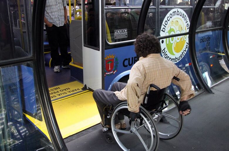 Lei que prioriza atendimento a pessoas com deficiência completa 20 anos e pode se tornar mais inclusiva - Crédito: Cesar Brustolin/SMCS