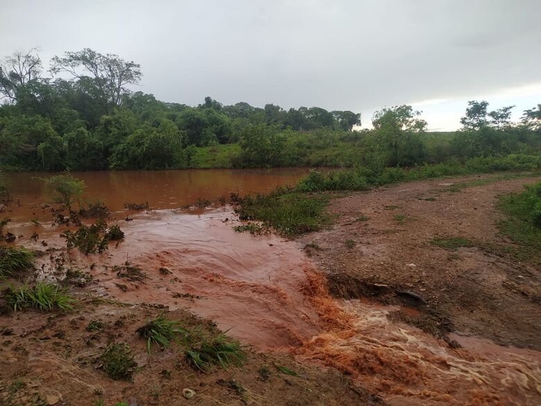 Arrendatário de fazenda é autuado em R$ 124 mil por causar danos em afluentes do Rio Formoso - 