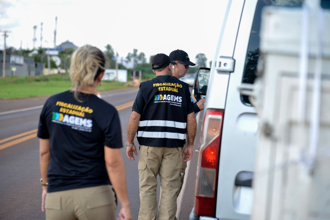 Prefeitura apreende veículo por transporte clandestino de passageiros no  aeroporto