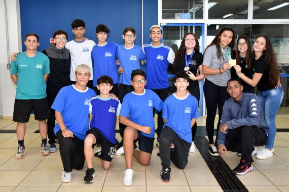 Alunos da Escola do Sesi de Corumbá confeccionam jogos para