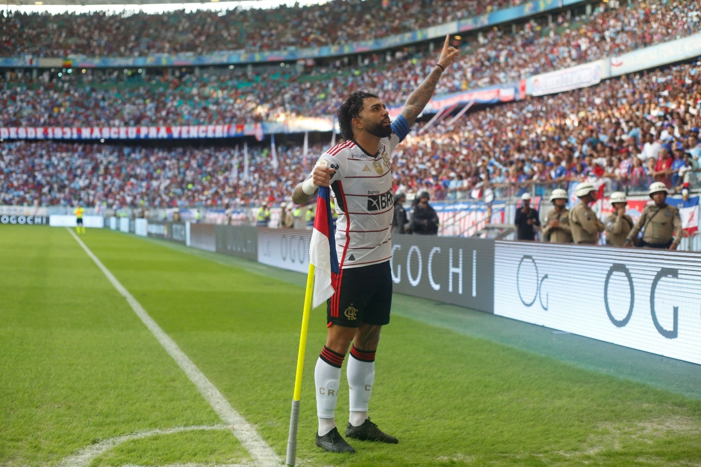 Copa do Brasil: em jogo eletrizante, Grêmio bate o Bahia nos