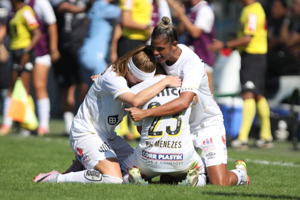 Corinthians e Ferroviária se enfrentam pelo jogo de ida da final do  Brasileirão Feminino