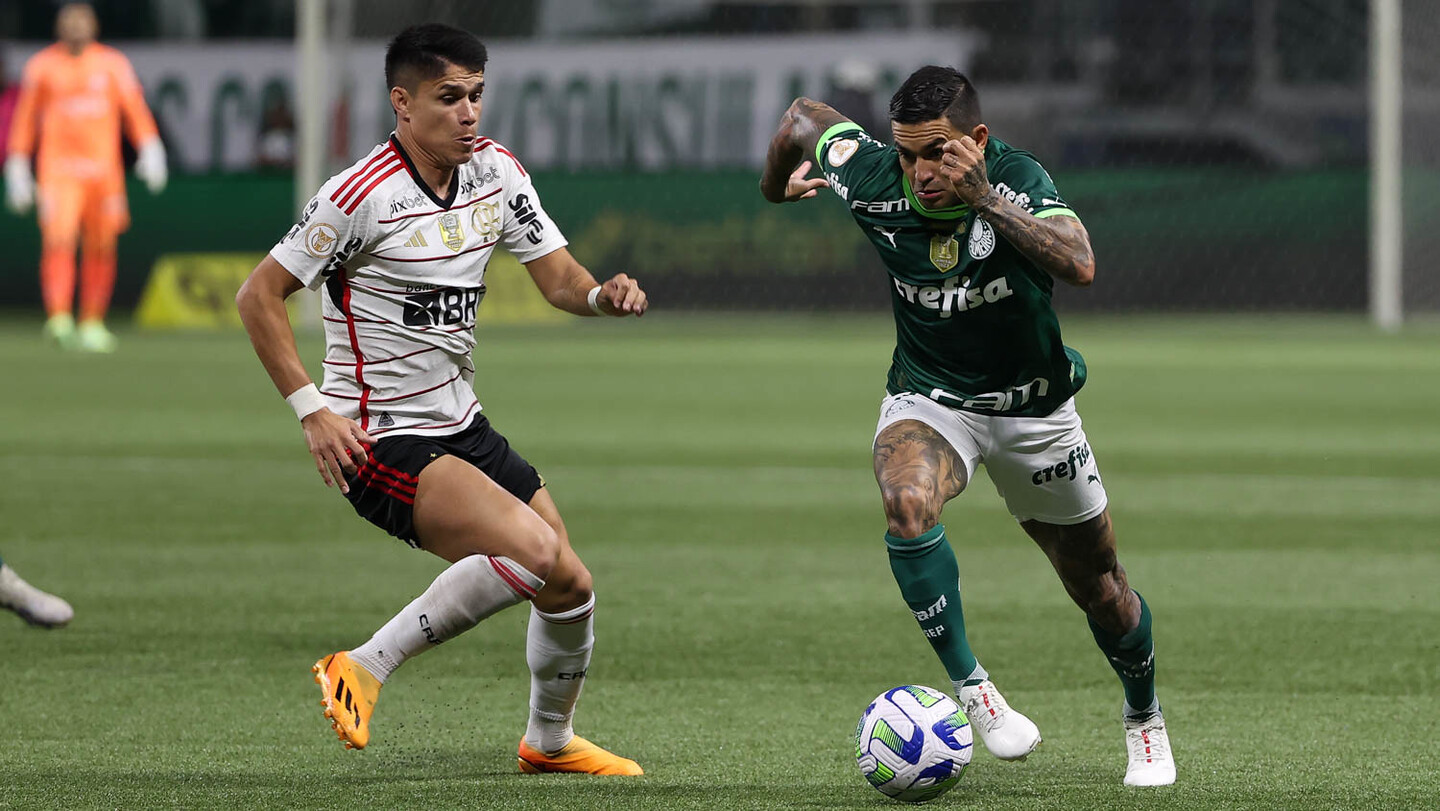 Fluminense e Corinthians realizam jogo de trocação em empate