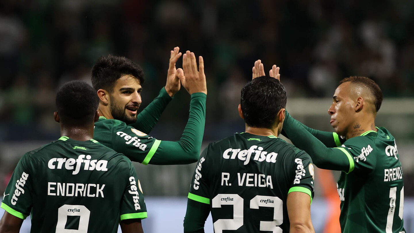 Palmeiras no Mundial: Futebol apresentado contra o Santos preocupa?