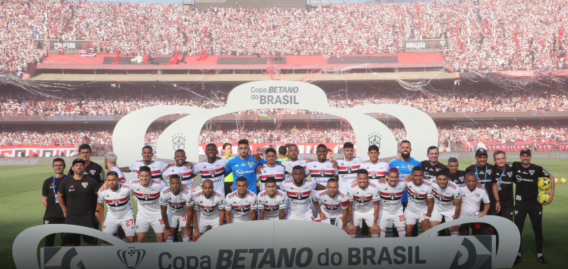 Fluminense e Internacional empatam no Maracanã: 2 a 2 - O Progresso