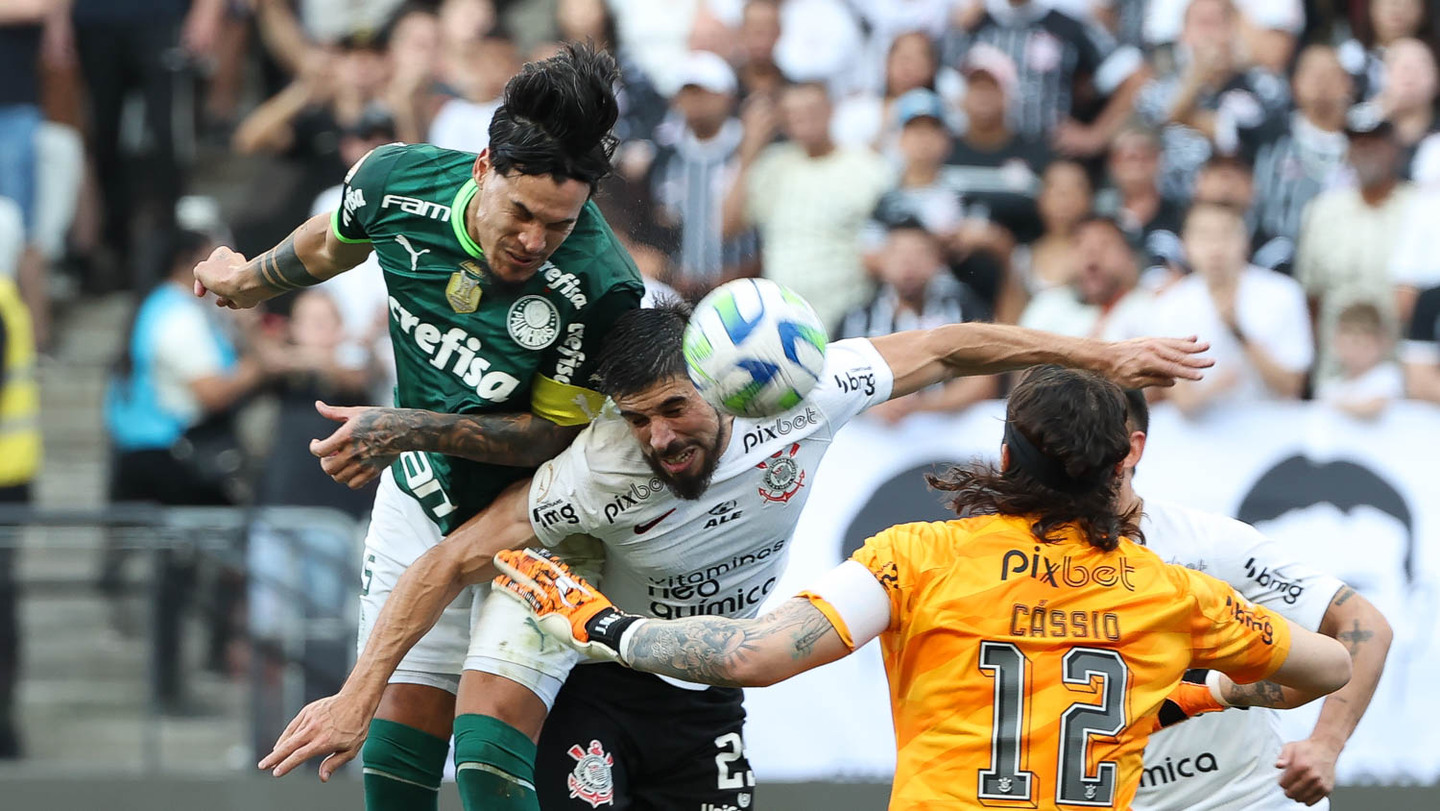 Corinthians e Palmeiras fazem jogo equilibrado e ficam no 0 a 0