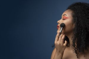 Maquiagem perfeita para arrasar nas festas de fim de ano: confira as dicas!  - SP RIO+