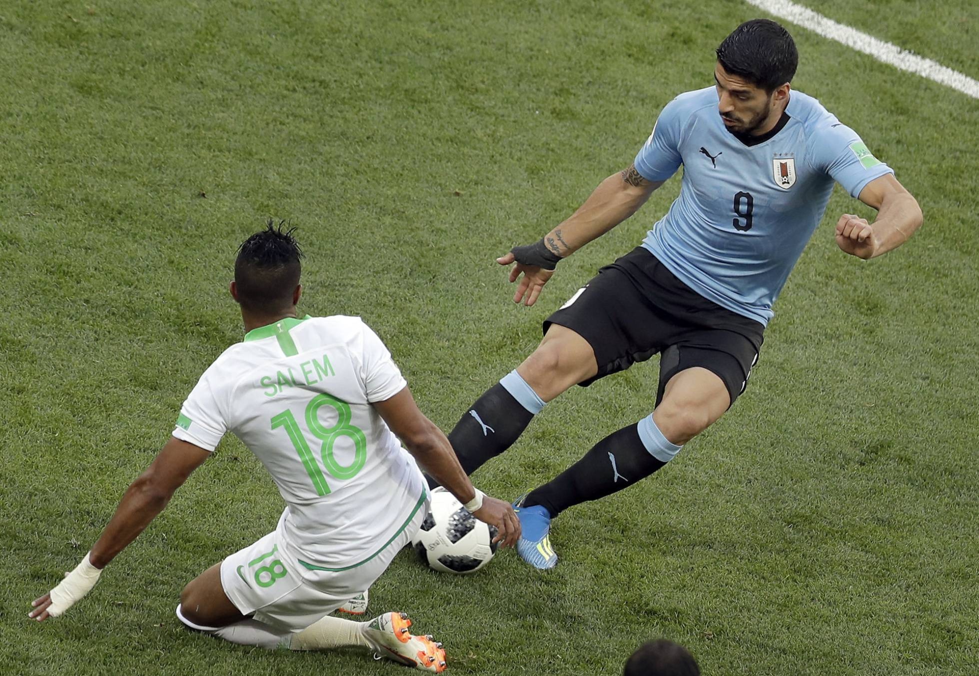 Gol de Suárez garante Uruguai nas oitavas de final da Copa do